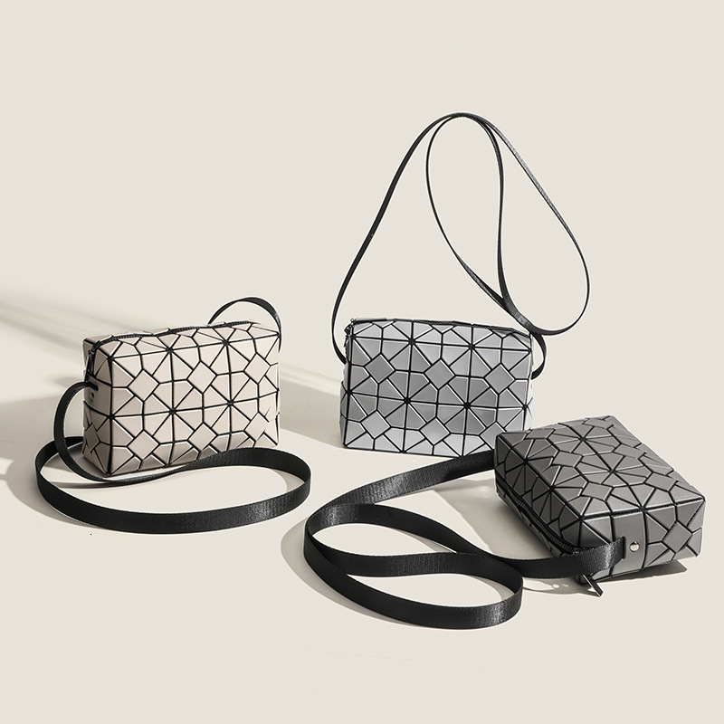PU 2024 New Crossbody Women's Shoulder Geometric Diamond Grid Camera Bag 707