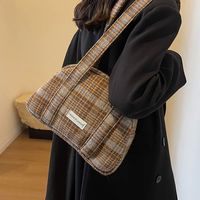 Trendy Lattice Wool Blend Shoulder Bag Tote Handbags and Purses 2023 Ladies Messenger Bags High Quality 240819