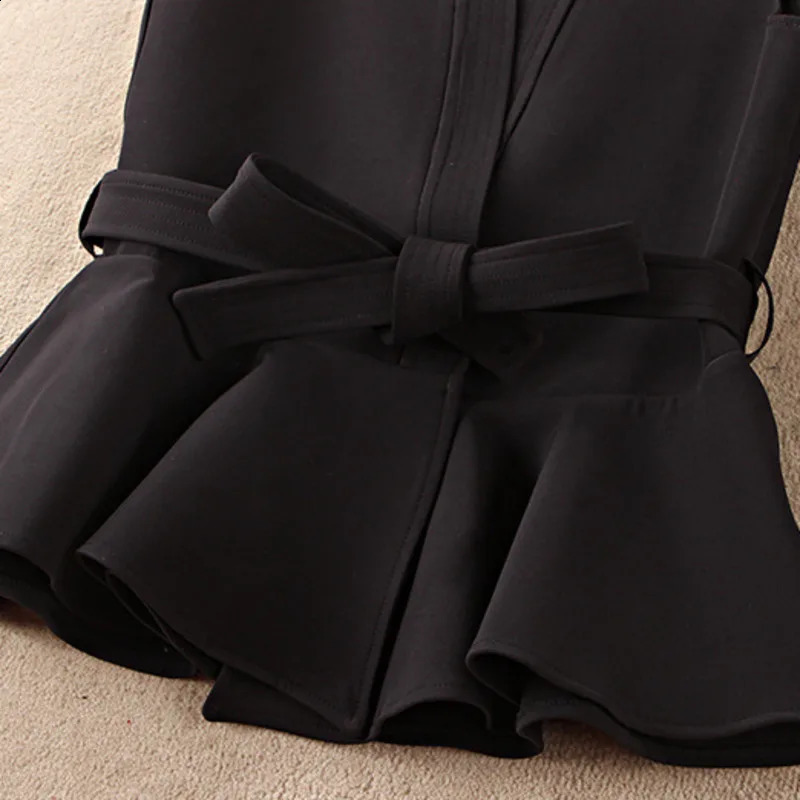 Wxw5115 black sports shirt womens belt sleeveless jacket ultrathin office vest Vneck Korean style 240819