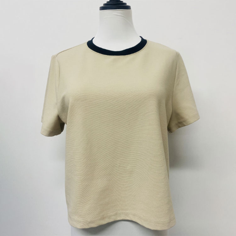 Minimalist Casual Style: Light Beige Short-Sleeve T-Shirt