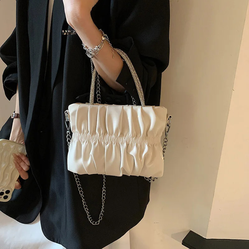 Handle Clutch Women Shoulder Crossbody Bag Ruched Handbag and Purse 2023 Trendy Messenger Band n 240819