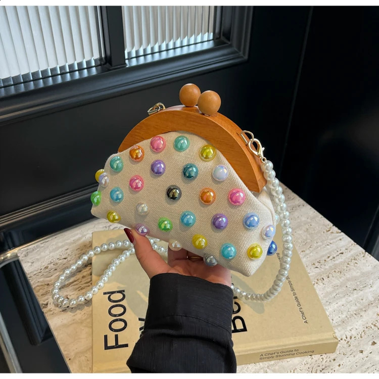 Colorful Beads New Canvas Small Shell Shoulder Wooden Hasp Pearl Beading Compact Crossbody Bags for Women Casual Cute 240820