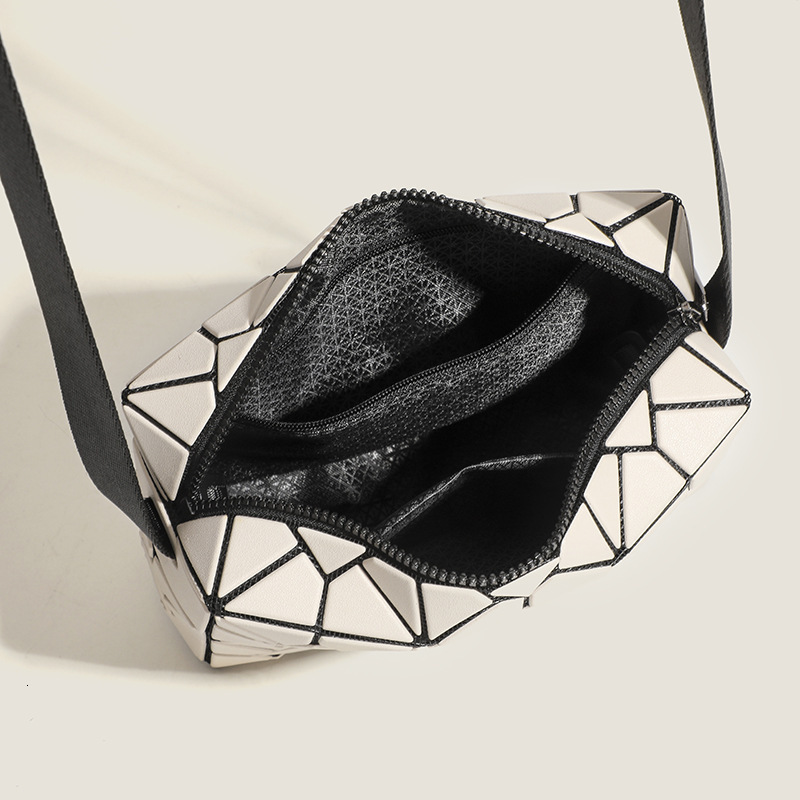 PU 2024 New Crossbody Women's Shoulder Geometric Diamond Grid Camera Bag 707