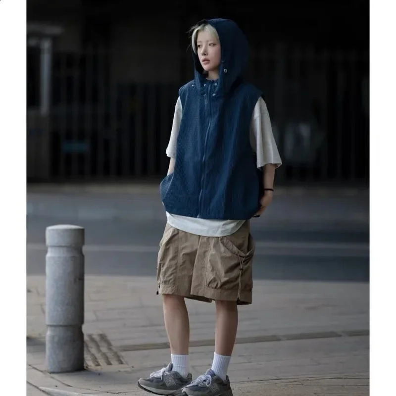 Japanese retro checkered hooded vest loose fitting workwear sleeveless folding jacket trendy 240819