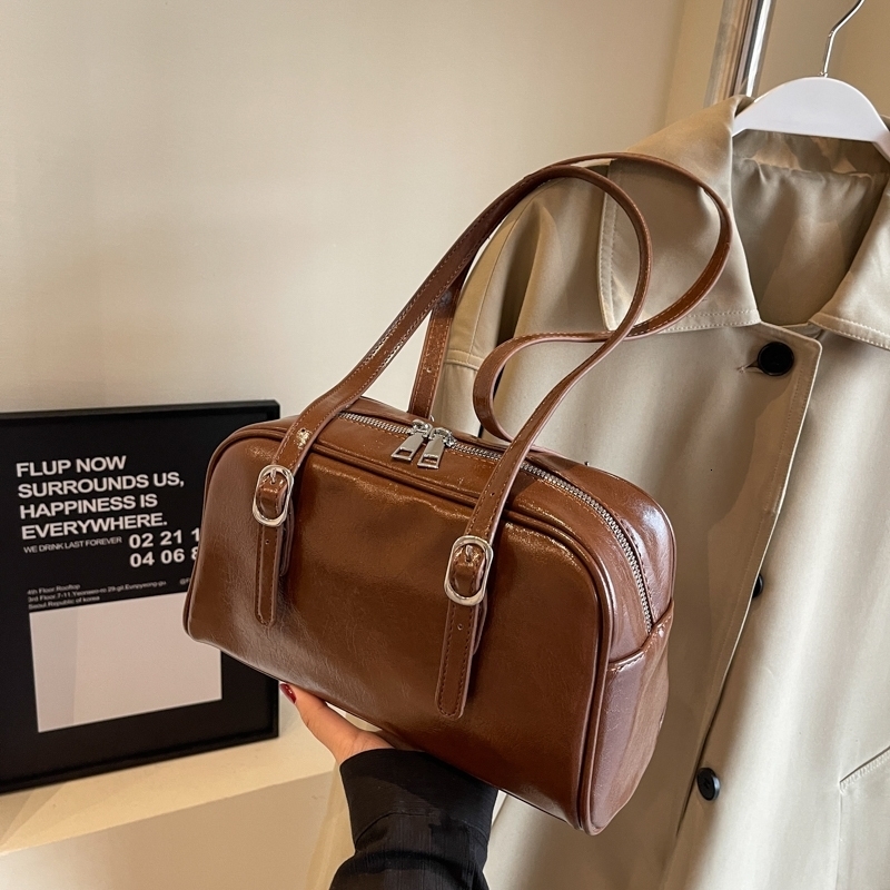 Womans Boston Shoulder Crossbody Bag Monochrome Fashion Handbag with Adjustable Straps armpit for Work Shopping Travel 240819
