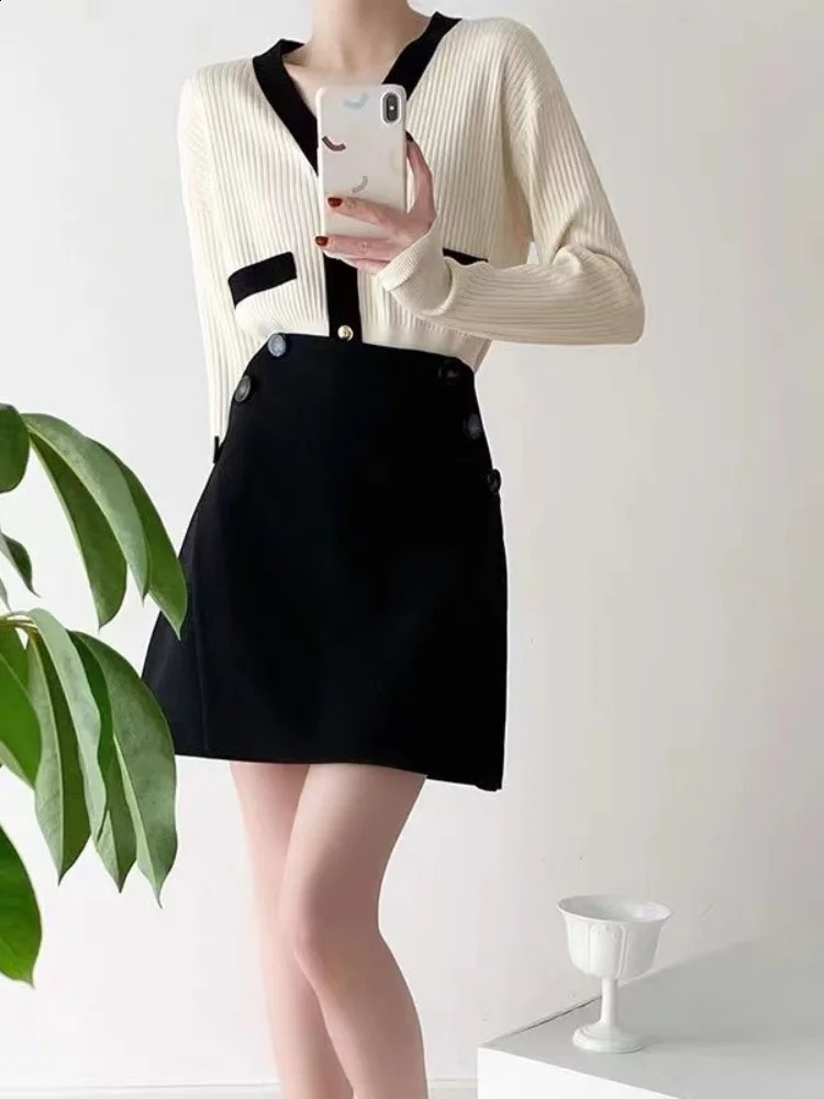 HOUZHOU autumn and winter elegant white knitted cardigan womens Korean fashion long sleeved sweater Vneck patch 240819