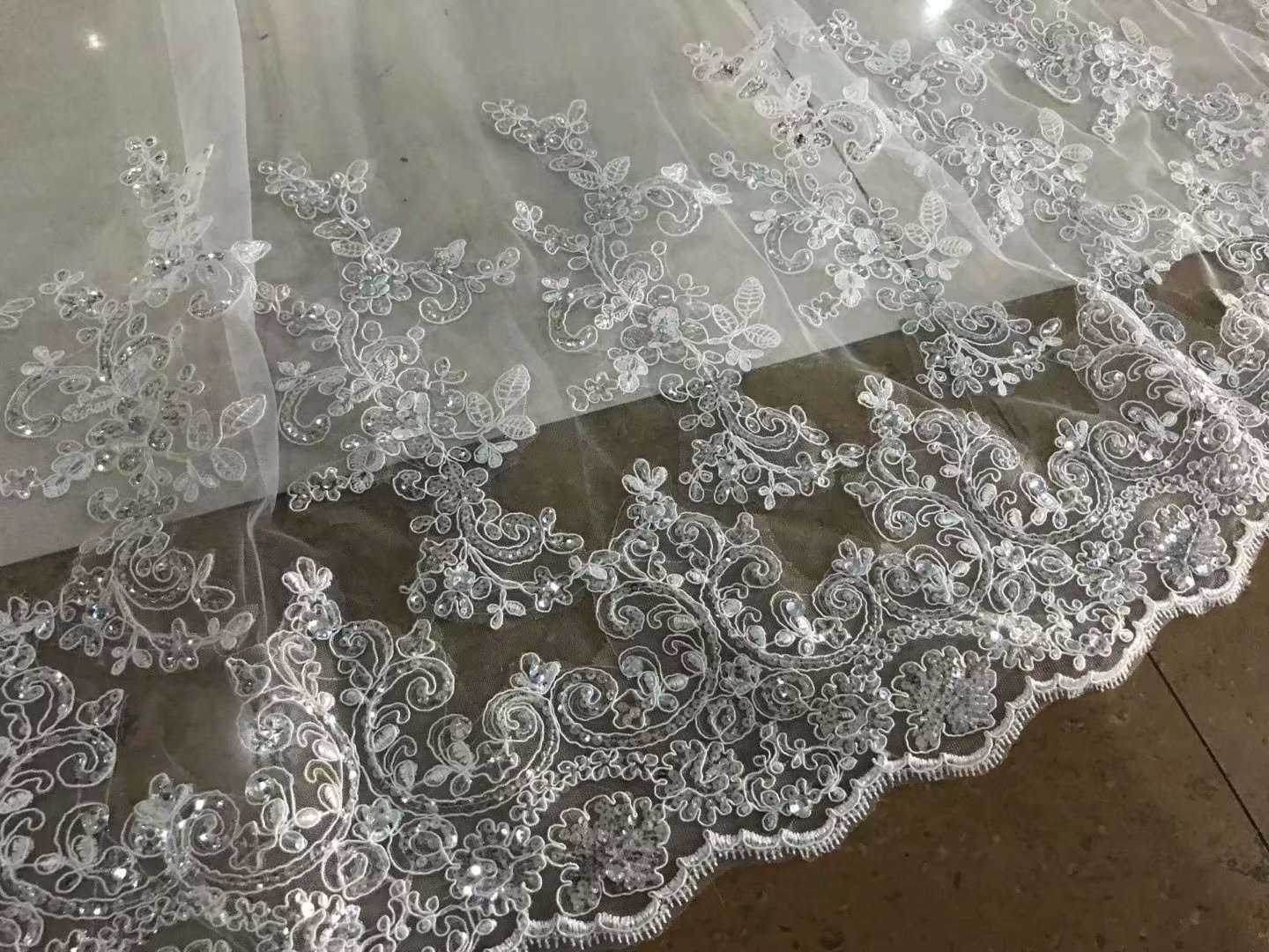Generous Wedding Veil Appliques Sequins Two Layer Long Chapel Length Veils Lace Applique Edge Custom Made Bridal Accessories