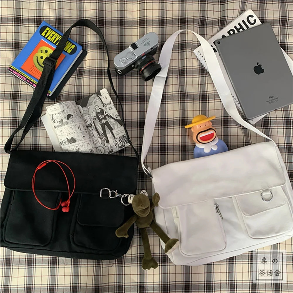 Canvas Diagonal Cross Bag Youth Casual Shoulder Bag Large Capacity Messenger Bags Solid Color Womens Handbag with Pendant 240819