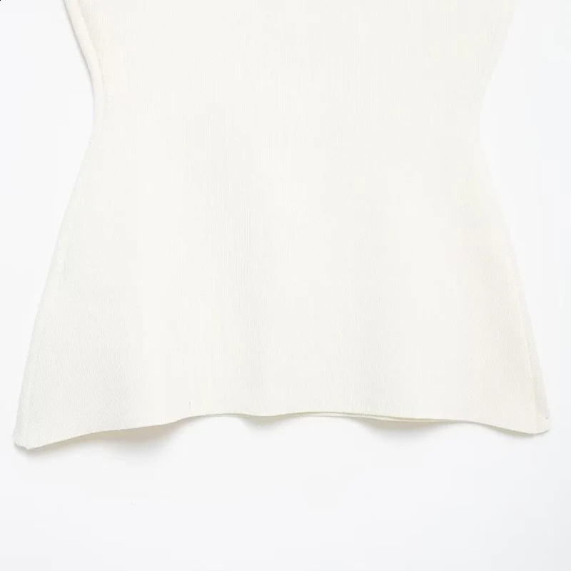 Yuyang womens fashionable plain knitted vest with gold buttons Oneck sleeveless 240819