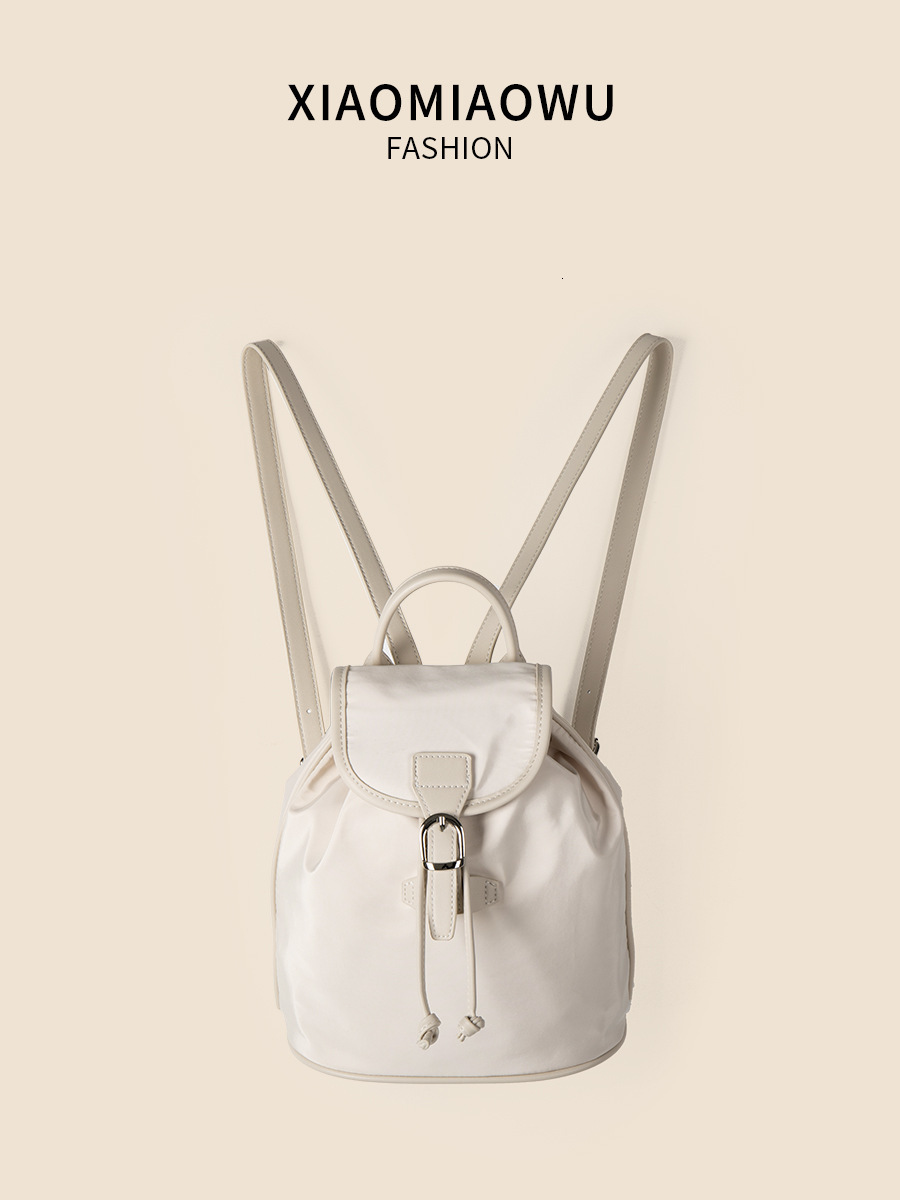 Leisure drawstring drawstring, large capacity nylon bag, high-end feel, flip cover, simple and fashionable Korean backpack for students