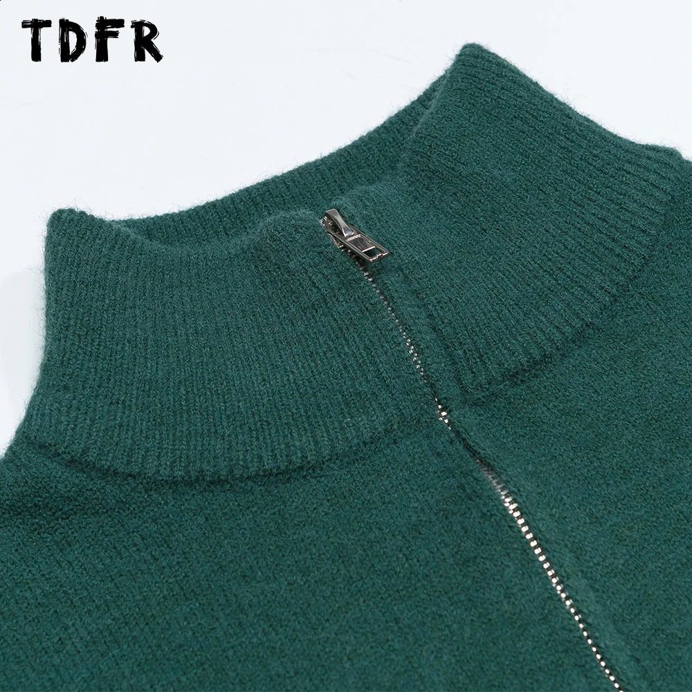 Puppy Embroidery Sweater Mens Autumn Winter Casual Standing Collar Half Zipper Long Sleeve Knitted Floral Style 240819