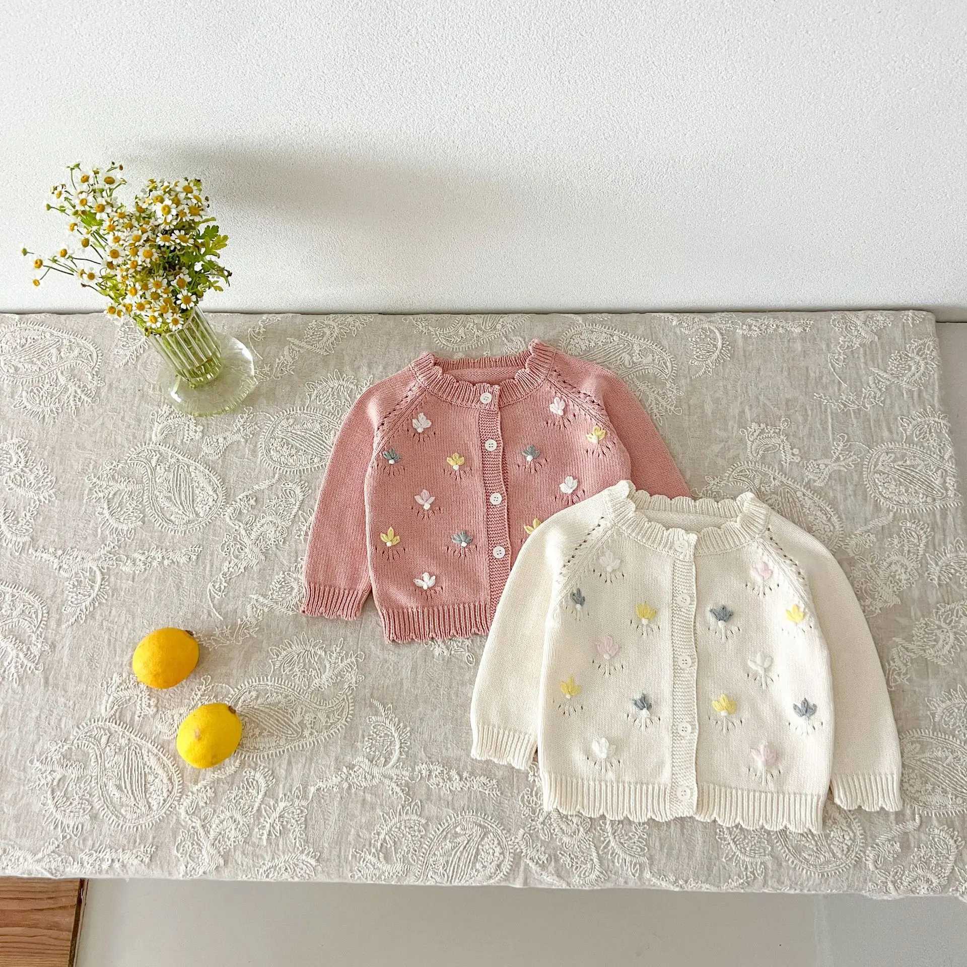 Ins Autumn Winter Baby Girls Sweaters Cotton Knitted Flower Patched Long Sleeve Infant Girls Coat Toddler Girls KnitwearsXJ240819