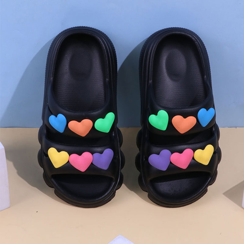 Children's slippers in black, lightweight, caring, fashionable, casual and fashionable outdoor beach shoes, cool slippers