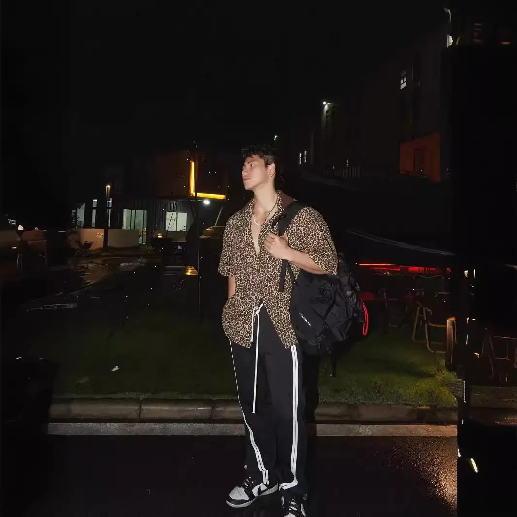 Leopard Print Short Sleeve T-shirt Casual Style Street Fashion For Men Women Unique Loose Fit Couple Model Thin Jacket 240820