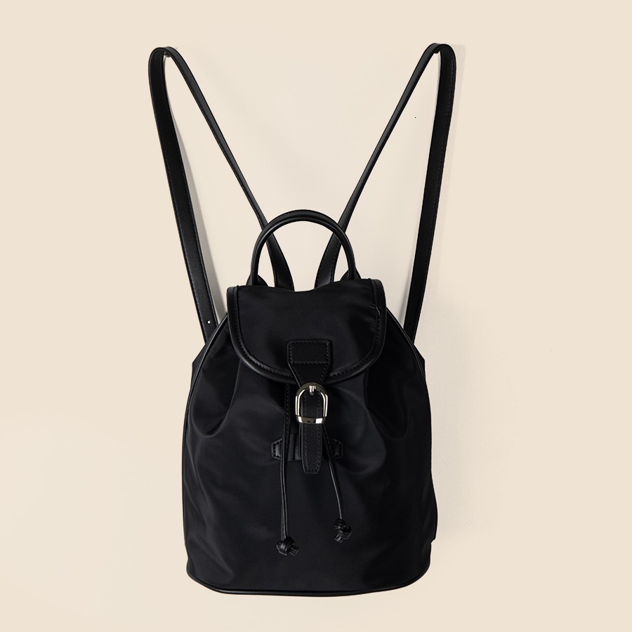 Leisure drawstring drawstring, large capacity nylon bag, high-end feel, flip cover, simple and fashionable Korean backpack for students