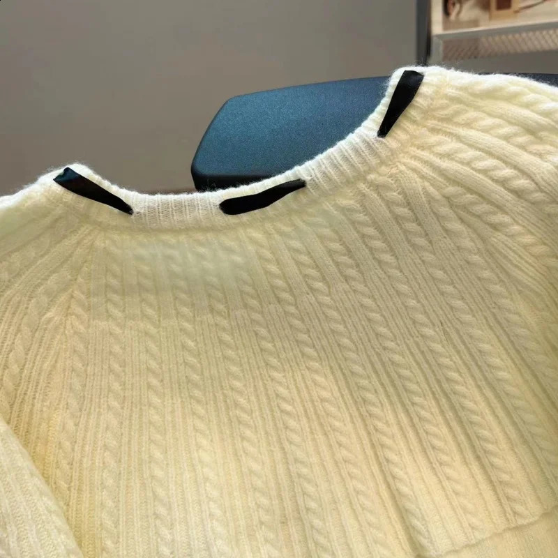Korean milk brushed bow sweater womens autumn and winter knitted cardigan n sense niche print permanent top 240819