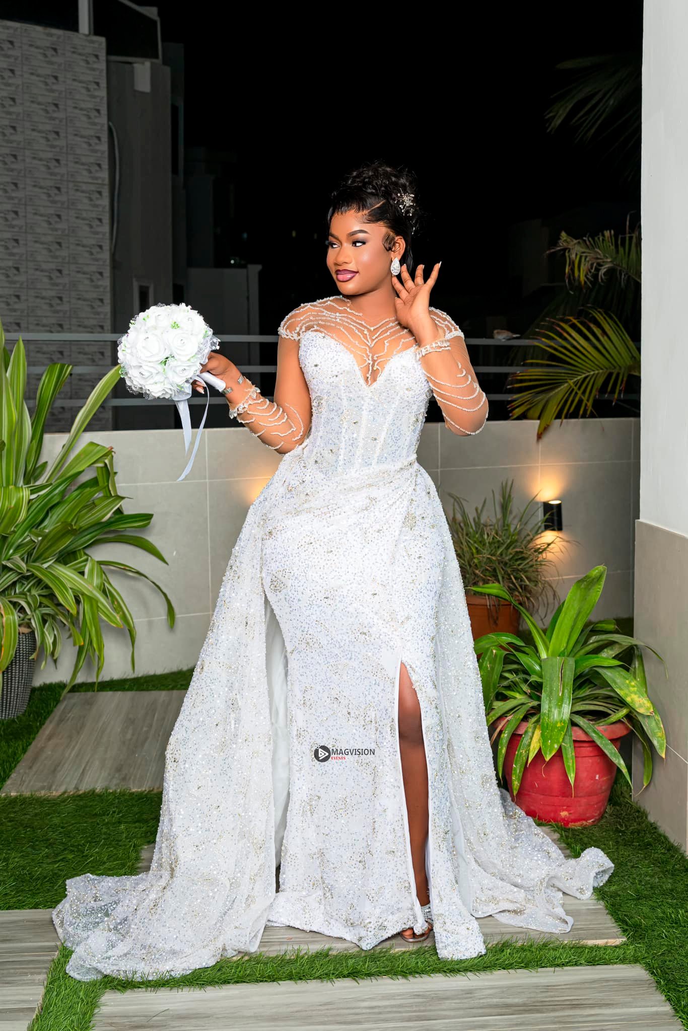 African Aso Ebi 2024 Ivory Mermaid Wedding Dress Sequined Rhinestones Full Sleeves Detachable Train Vintage Elegant Bridal Gowns Dresses ZJ207
