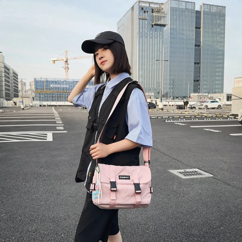Japanese Style Waterproof Messenger Bag Men Camp Students Large Capacity Crossbody Bag Women Ins Style Work Couple Shoulder Bag 240819