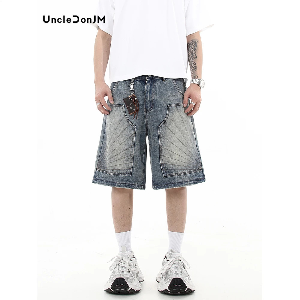 Embroidered denim shorts and hiphop that are uncomfortable to wash 240819