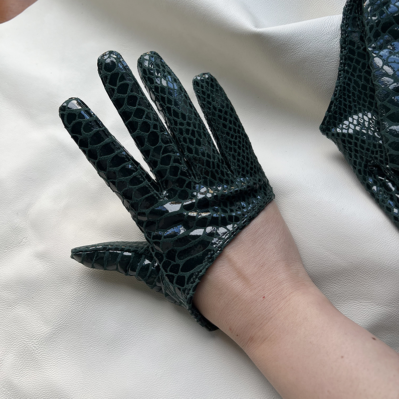 Stylish Unisex Suede Driving Gloves - Comfortable Half-Palm Design Fashionable shiny leather gloves