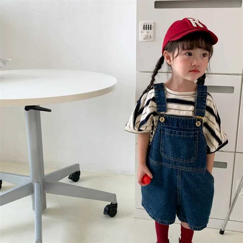 2024 summer childrens denim jumpsuit pendant pants childrens sleeveless top baby girl one-piece jeans Korean boy jumpsuit W240806
