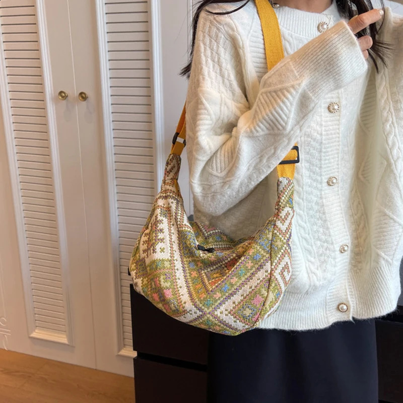 LargeCapacity Shoulder Bag EthnicStyle Crossbody Casual Dumpling Trend Simple Zipper Handbag Messenger Tote Bags 240819