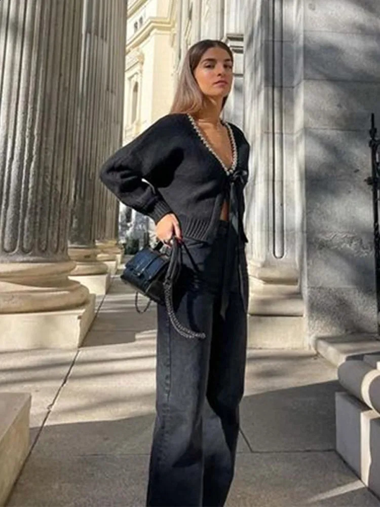 Elegant bow pearl womens cardigan long sleeved Vneck loose fitting slit spring fashion black soft 240819