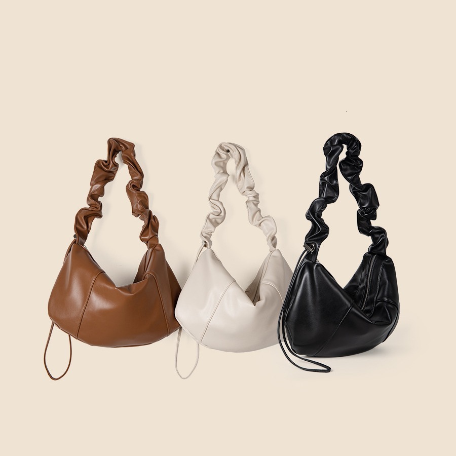 Wrinkled shoulder strap soft leather commuting female students, fashionable large capacity crossbody bag for women, versatile summer style