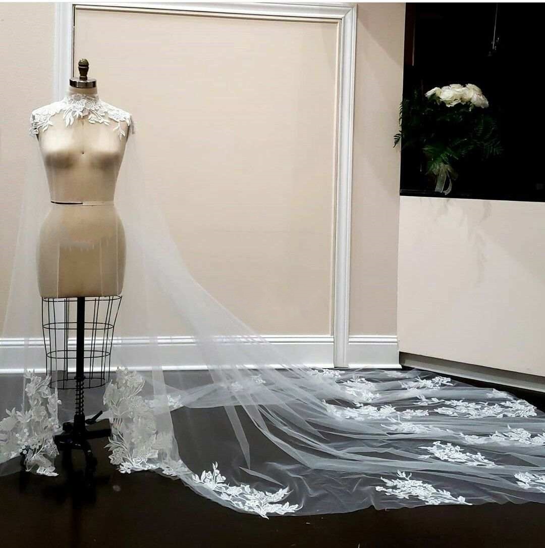 Luxury Long Wedding Wrap Appliques High Neck Sleeveless Bride Shawl For Strapless Bridal Dress Custom Made Wedding Accessories