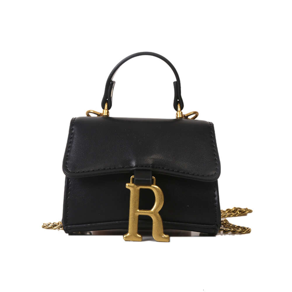 One celebrity children's and girls' handbag letter foreign fashion brand chain diagonal cross bag single shoulder zero wallet girl F19-08.20