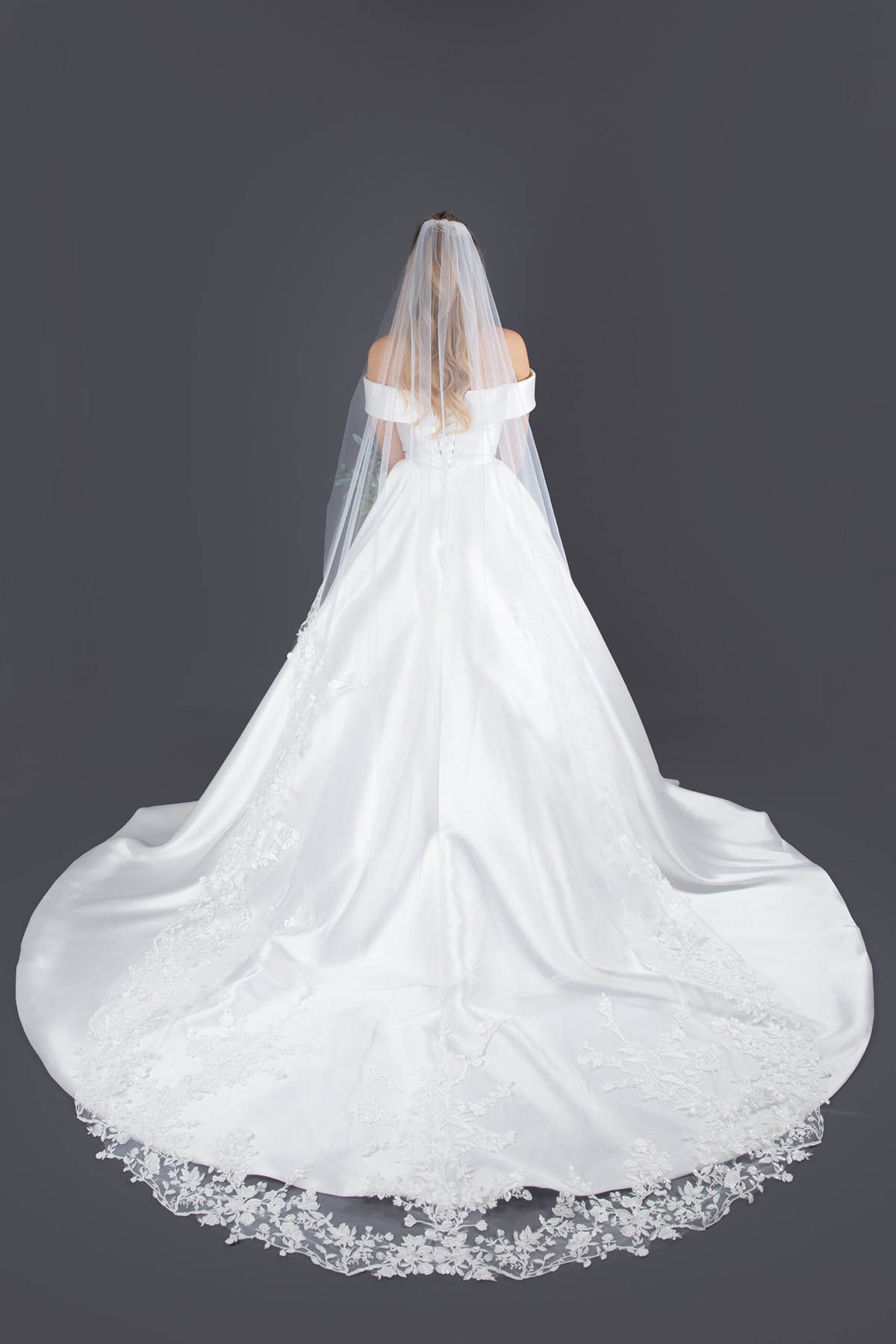 Simple Wedding Veil Plant Pattern One Layer Long Chapel Length Veils Applique Edge With Comb Custom Made Bridal Accessories