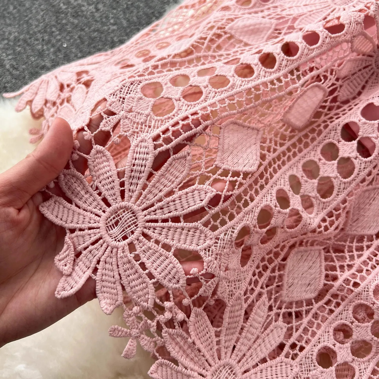 Runway Crochet Hollow Out Pink Midi Lace Dress for Women Summer Short Sleeve Embroidery Party Dress Elegant Holiday Robe 240819