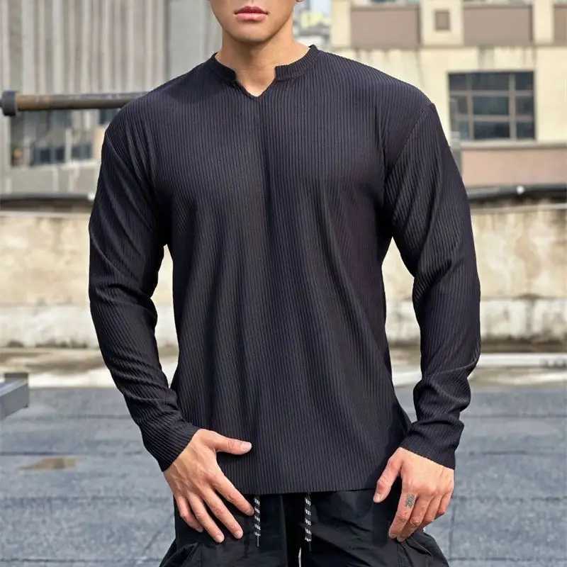 Spring and autumn new street wear casual white long sleeve mens T-shirt fashion solid color vertical V-neck T-shirt mens wearXJ240819