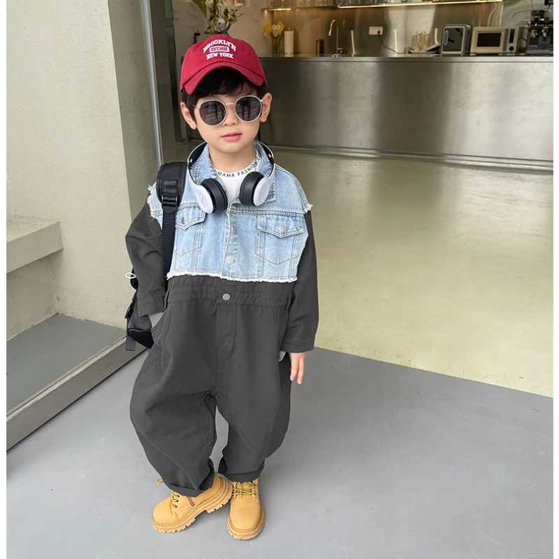 Korean childrens denim jumpsuit long sleeved fashionable mens clothing autumn new item one-piece clothing jumpsuit W240806