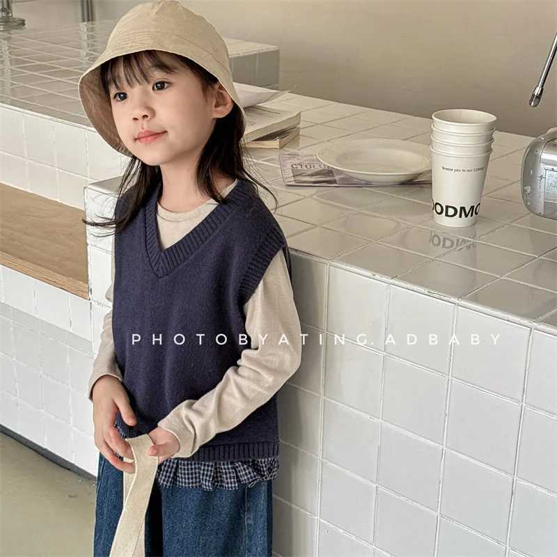 2024 Autumn New Children Sweater Vest Cotton Girls Solid Casual Knitwear Baby Knitted Sleeveless Coat Kids Toddler ClothesXJ240819