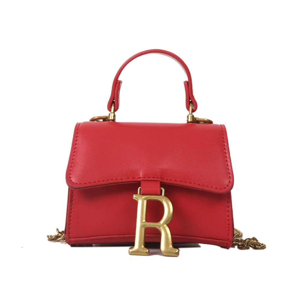 One celebrity children's and girls' handbag letter foreign fashion brand chain diagonal cross bag single shoulder zero wallet girl F19-08.20