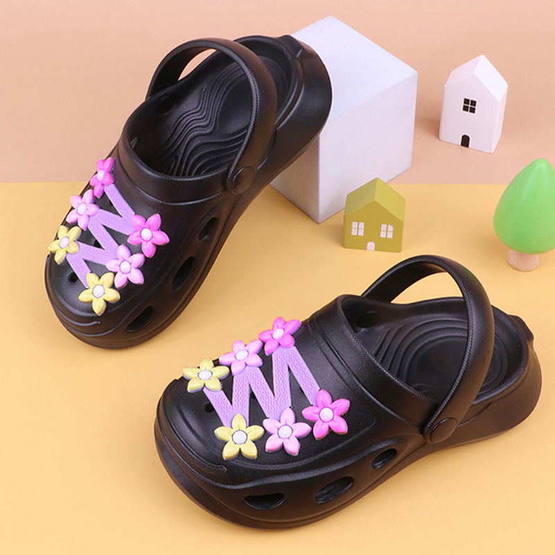 New summer children's Baotou cool slippers with soft soles for women and men, featuring anti-collision and anti slip perforated shoes