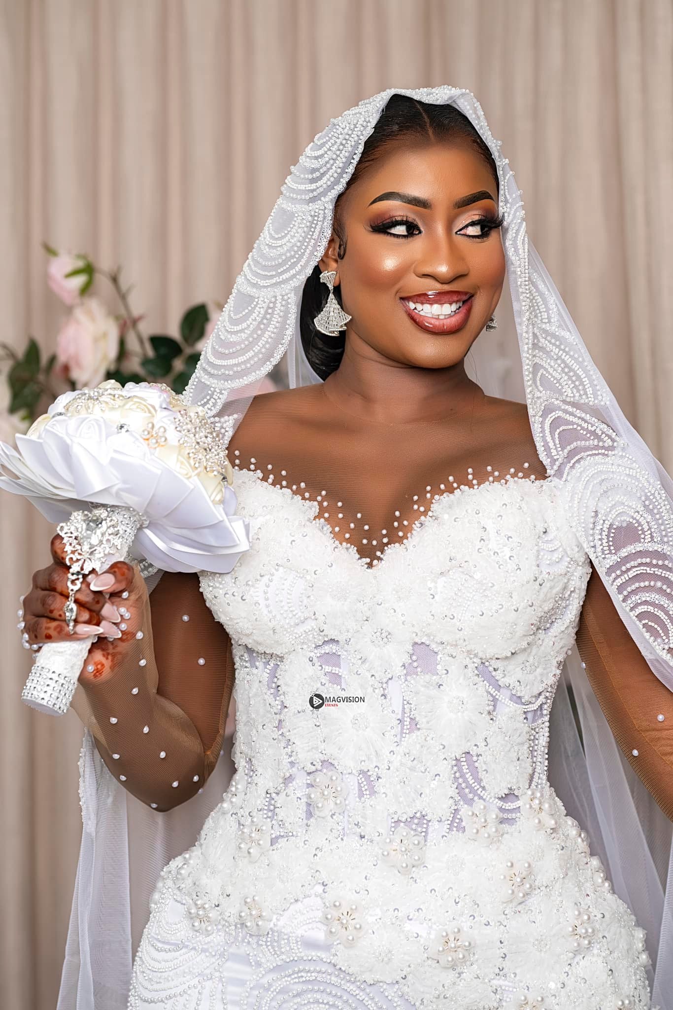 African Aso Ebi 2024 White Mermaid Wedding Dress Floral Lace Full Sleeves Pearls Vintage Elegant Bridal Gowns Dresses ZJ207