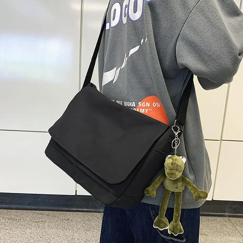 Fashion messenger bag unisex casual shoulder canvas bag womens large capacity organizer cross body bag frog jewelry handbag 240819