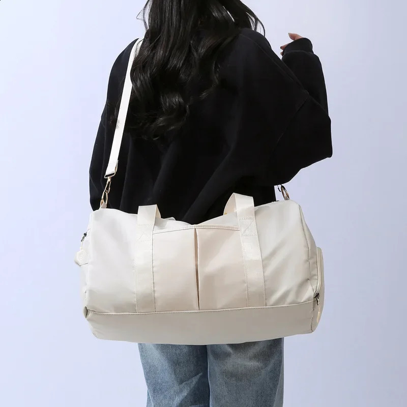 Sports Bag Travel Luggage Bag Travel Bag Dry and Wet Separation Large Capacity Fitness Bag Swimming Yoga Bag 240819