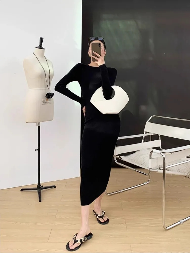 Black Knitted Dress For WomenS Spring And Autumn Style Simple And High End Hip Hugging Slim Fit Long Dress 240819