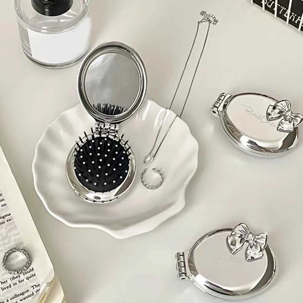 Foldable Hair Brush Mirror Air Cushion Comb Hairbrush With Mirror Pocket Size Scalp Massage Hair Comb Mini Bow Round espejo Y240819