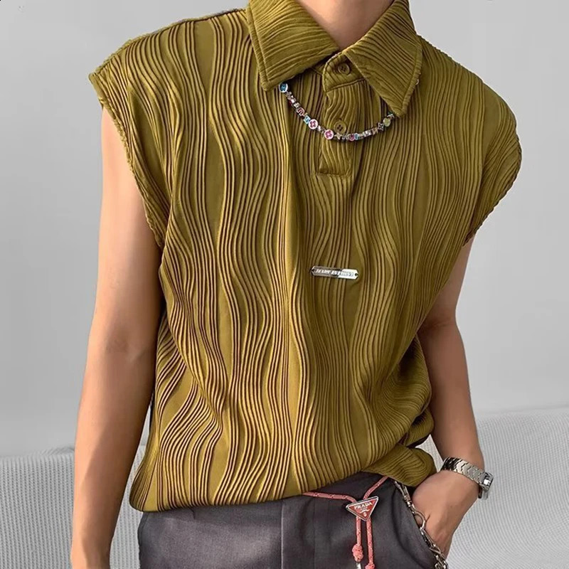 Wrinkled Waves Men Sleeveless Polo T Shirt Button Metal Personality Tank Summer Fashion Harajuku Oversized Clothing Punk Hip Hop 240819