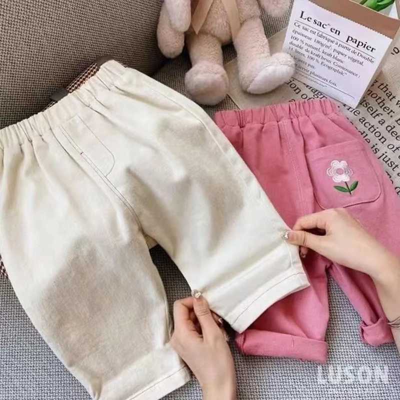 Newly arrived girls jeans pants straight cotton childrens jeans loose denim Trousers fashionable childrens big girl clothing 2023 2 3 4 5 6W240819