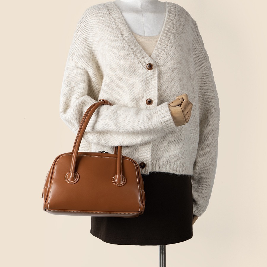 2024 New Luxury Boston Women, Exquisite High end, Small and Popular Handheld Bag for Women at Work