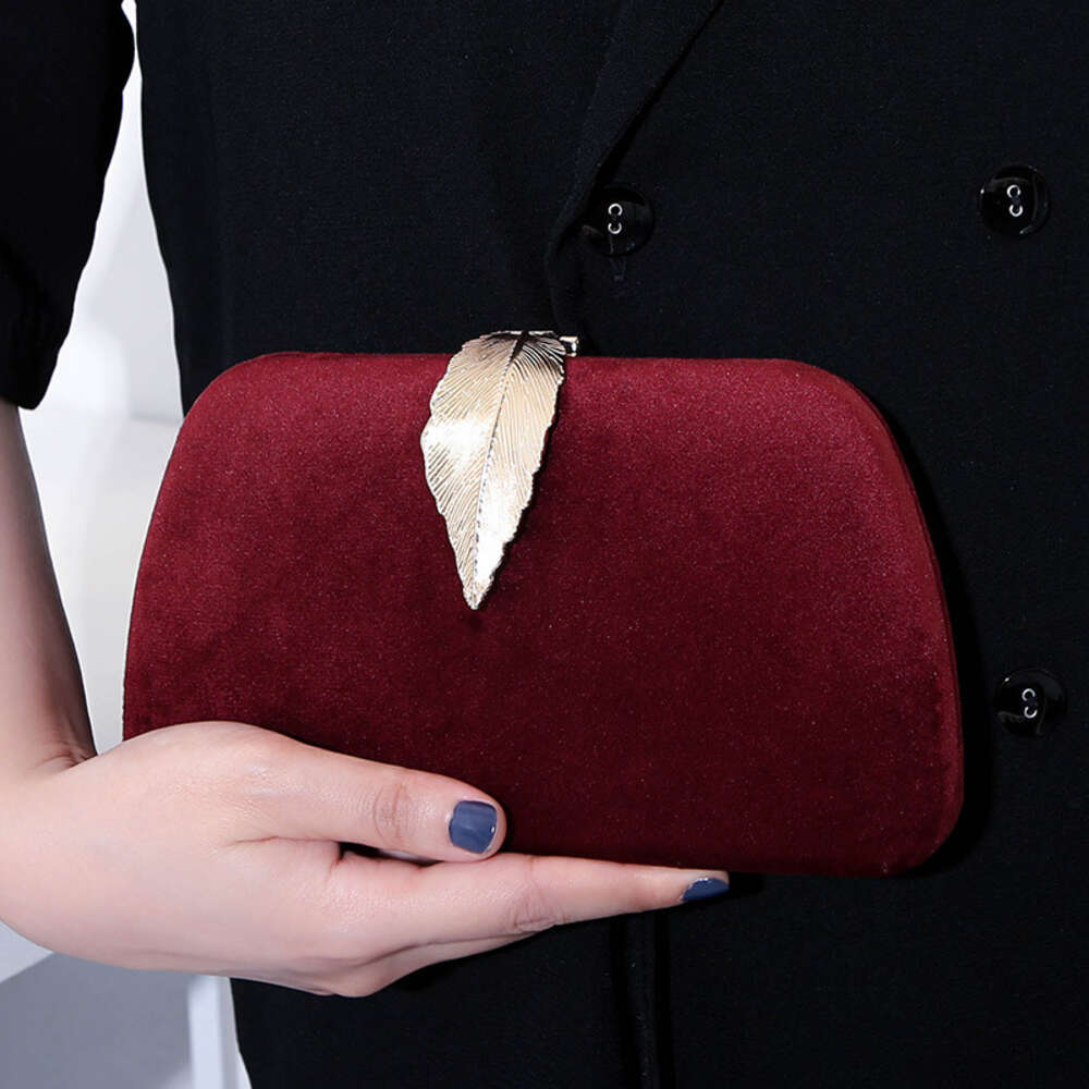New Fashionable Evening Package Velvet Metal Leaf Dress Paired with Banquet Handbag Small Square Bag for Women