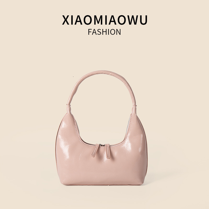 Fresh candy colored PU summer crescent for girls with a high-end feel, shiny glossy leather versatile, niche silver underarm bag