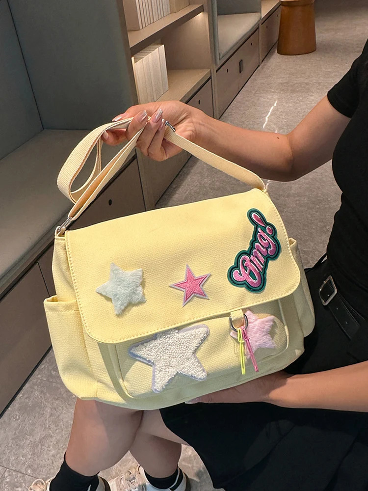 Women Cute Messenger Bag Large Capacity Canvas Lovely Shoulder Bag Star Letter Applique Candy Color Leisure Travel Outdoor Bag 240819