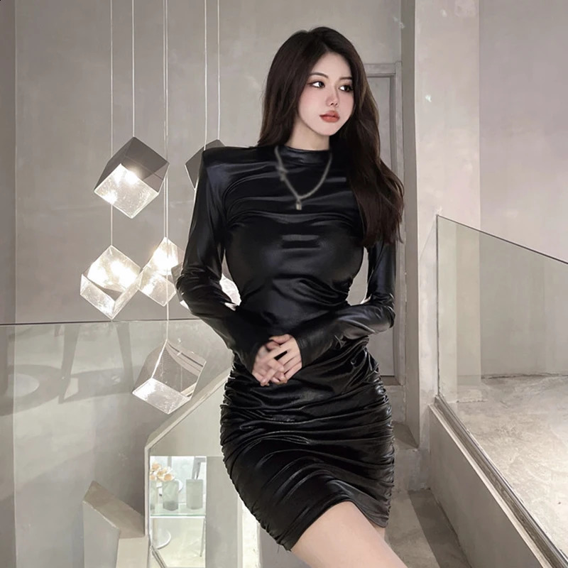 Womens Bodycon Dress Spring Autumn O-Neck Solid Color Slim Fashion Sexy Versatile PU Leather Long Sleeves Dress for Club 240823