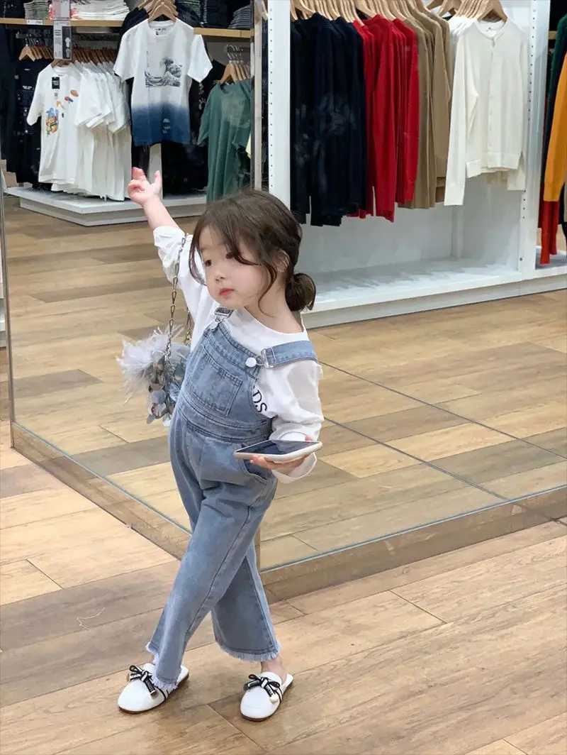 Fall 2024 New Girl Overalls Childrens Wear Trouser Baby Girls Back Bow Denim Overalls Childrens Stretch Jeans Baby Clothing W240806